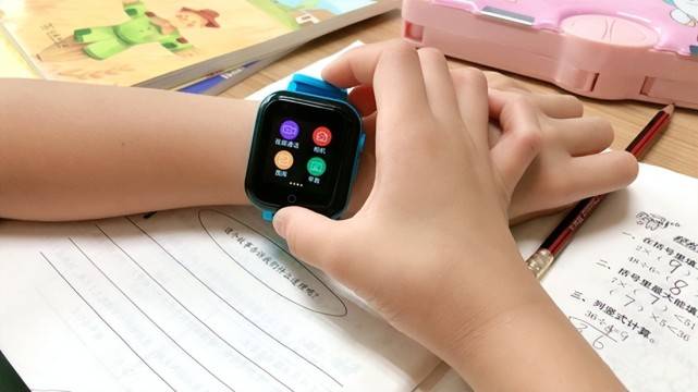 华为商城手表手机怎么样
:湖北朝鑫电子科技有限公司儿童手表实现“楼层定位”精准度升级